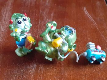 🍫 personnages extra-terrestres verts kinder