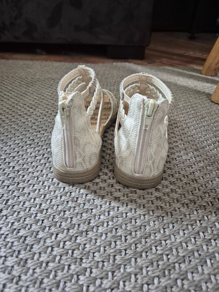 Chaussure spartiates dorées fille - taille 33 - photo numéro 3