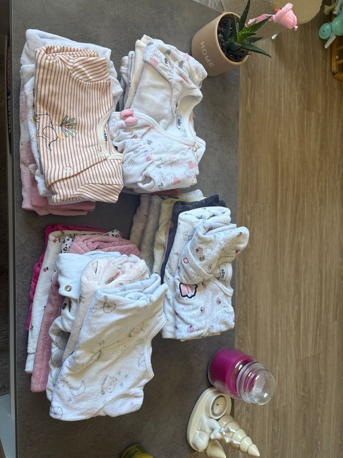 Vêtements, bébé fille un mois - photo numéro 7