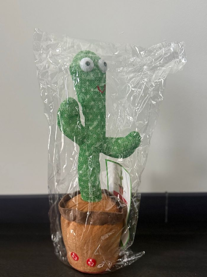 Cactus Interactif Neuf – Repété ,Parle, Chante, Danse et S’Illumine