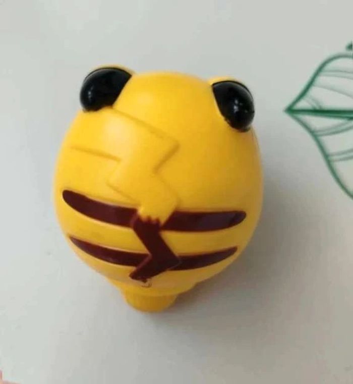 Toupie Pokémon - photo numéro 2