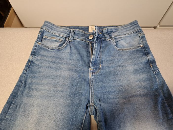 Joli jean femme C&A flex shaping (push-up) bleu clair très bon état - photo numéro 5