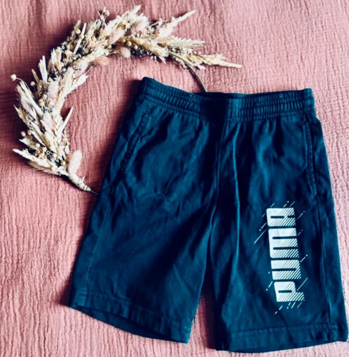 🖤 Bermuda de sport Puma – Taille 5/6 ans – Très bon état 🖤 - photo numéro 2