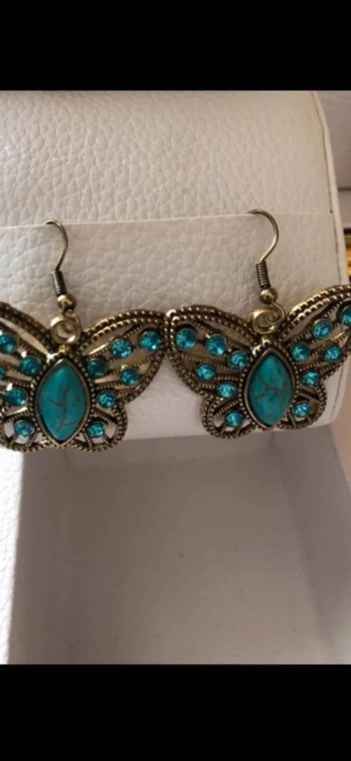 Magnifique paire de boucles d’oreilles papillons avec strass et turquoise - photo numéro 11