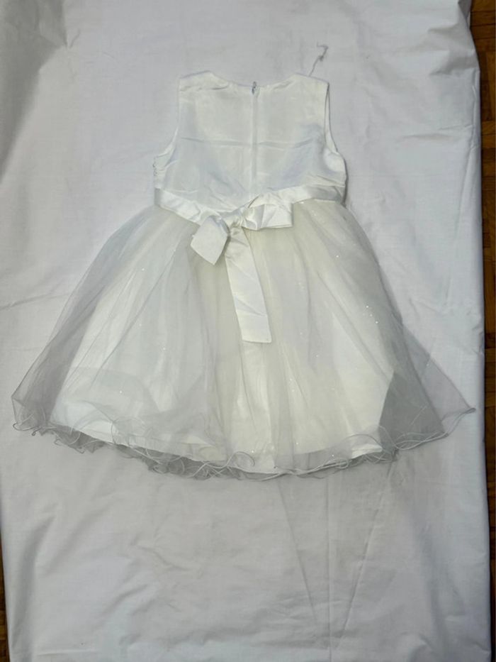 Robe festive blanche - photo numéro 2