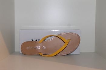 belle petites tongs lanières jaune 39