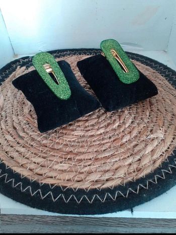 Barrette cheveux vert  pailletée  n°8