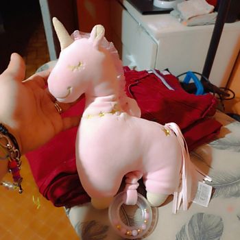 Peluche licorne musicale