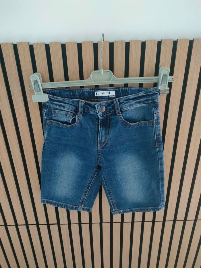 Lot de short et pantalon taille 8ans - photo numéro 2