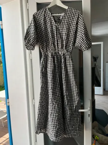 Robe mi longue à carreaux Mango