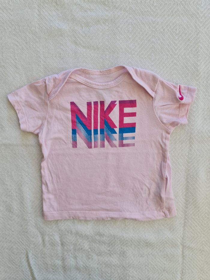 Tee shirt rose manche courte Nike 6- 9 mois