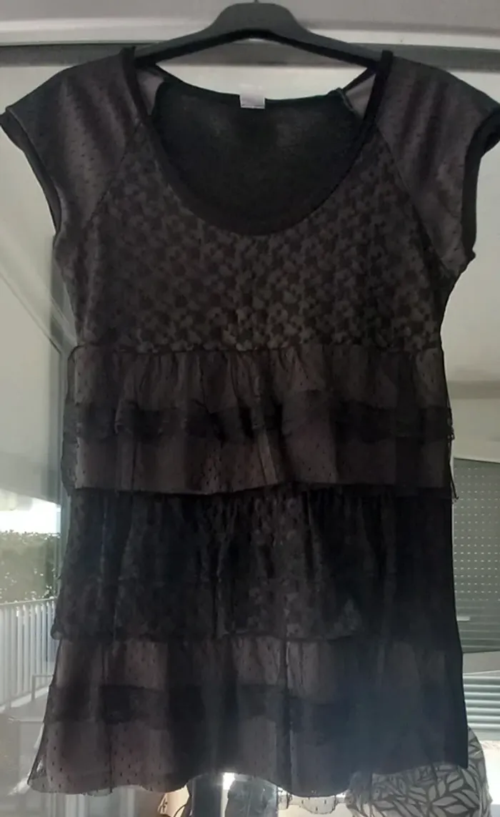 Tee-shirt dentelle