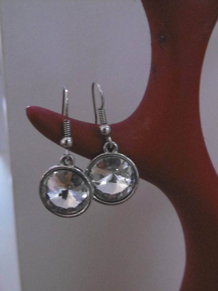 boucle d'oreille imitation diamant