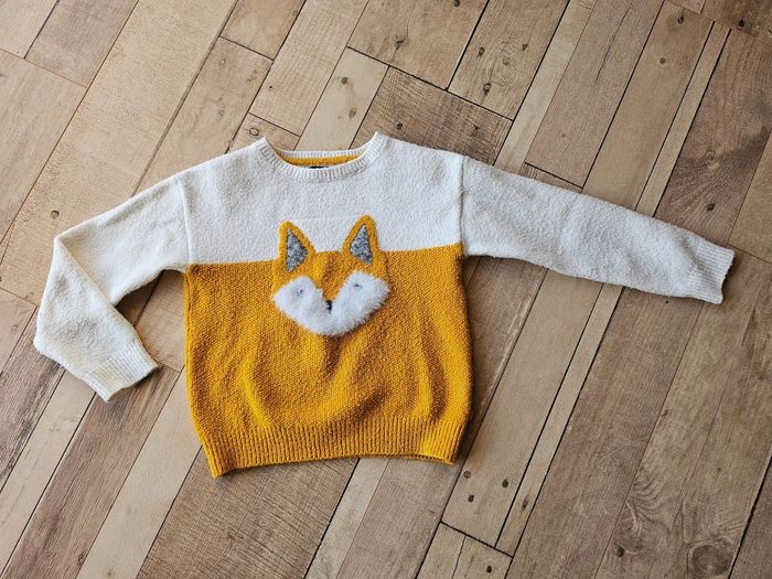 Pulls petite fille