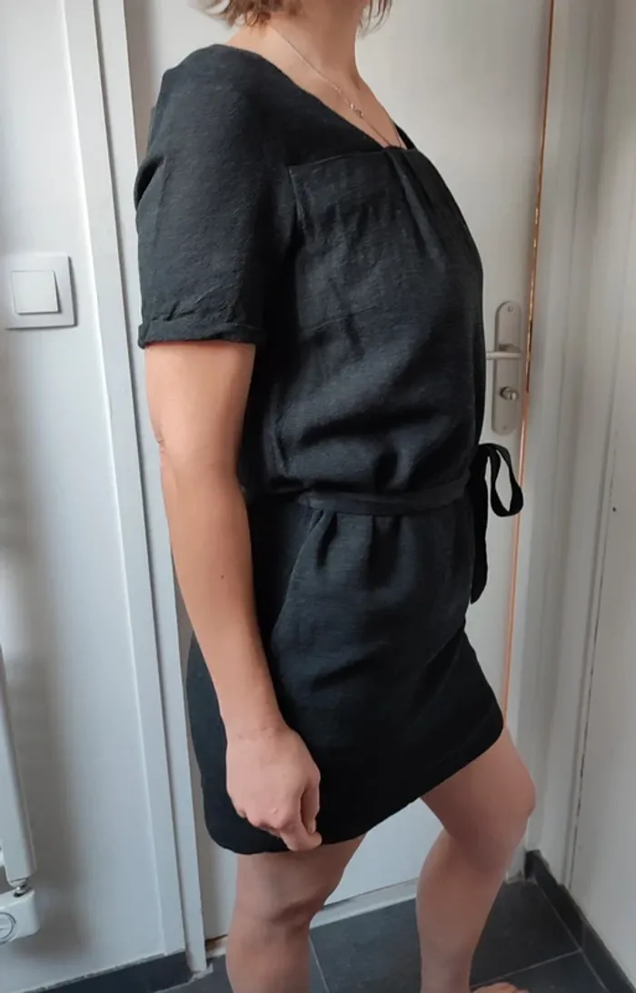 Robe cintrée  laine mélangée M - photo numéro 2