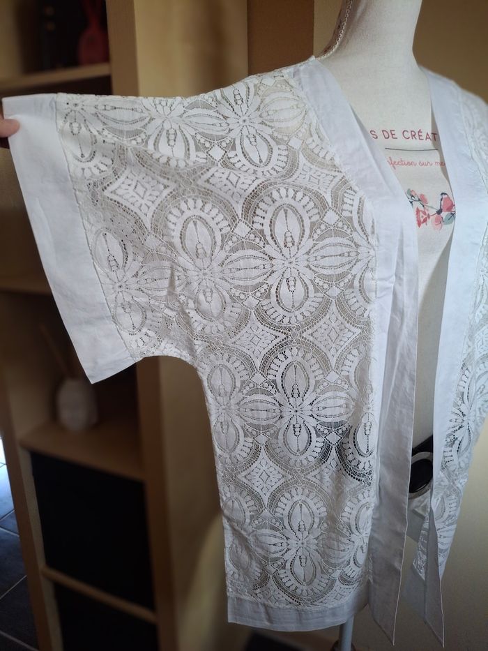 Kimono blanc dentelle neuf étiqueté - photo numéro 2