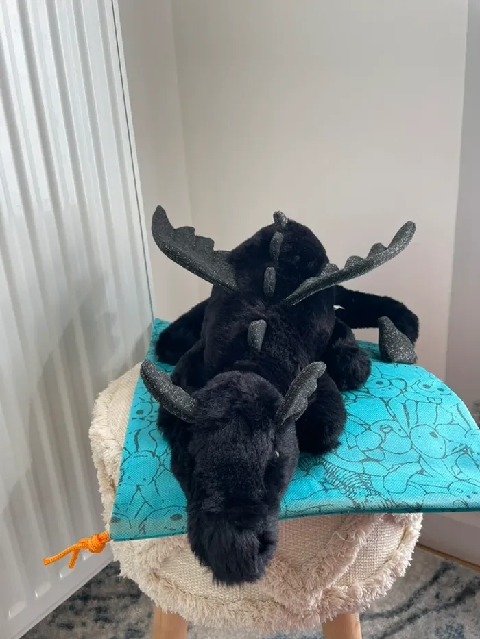 Peluche Jellycat Onyx Dragon Large 🐉🖤 - photo numéro 14