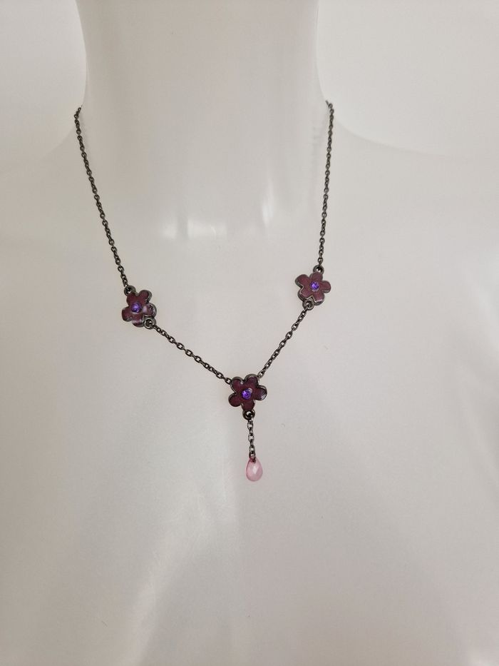 Parure collier et ses boucles d'oreilles à fleurs - photo numéro 3