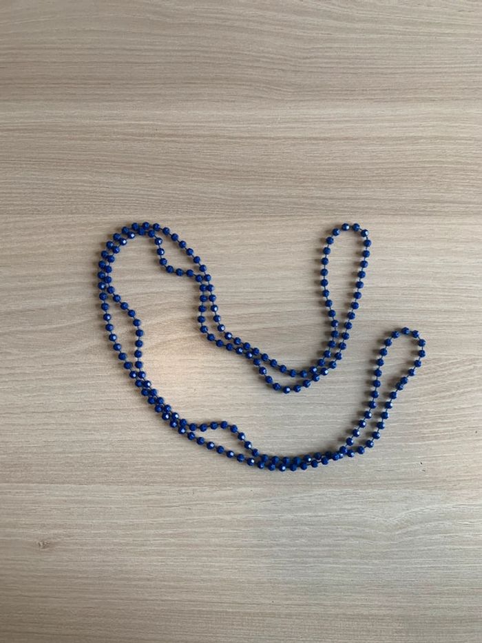 Collier bleu marine. - photo numéro 3