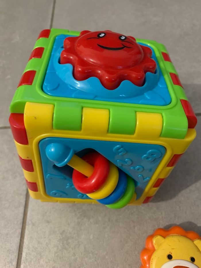 Lot jouets bébé - photo numéro 2