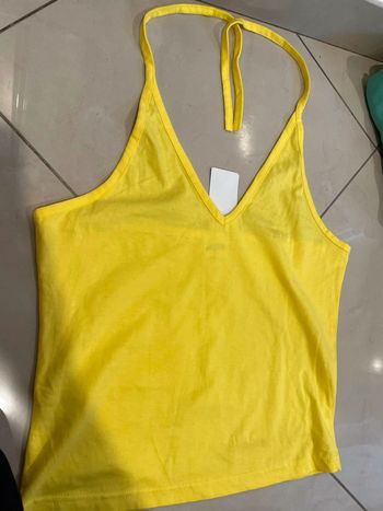 Haut jaune taille s