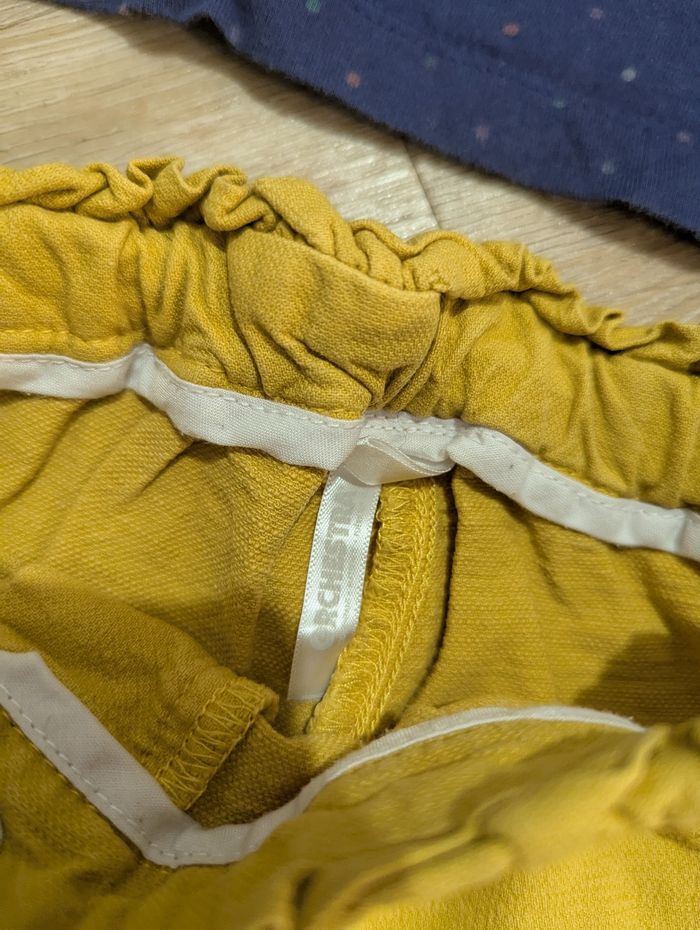 Lot 1 t-shirt, 1 pull et 1 pantalon 18 mois bebe fille - photo numéro 3