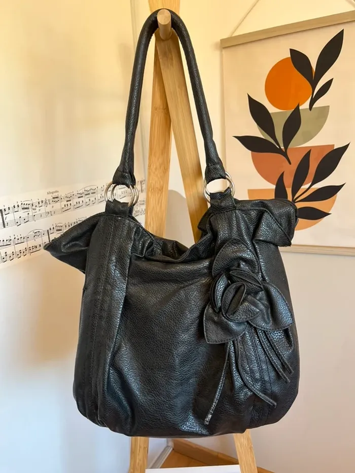 Sac vintage y2k en cuir synthétique noir avec fleur [ref 2508SBl168]