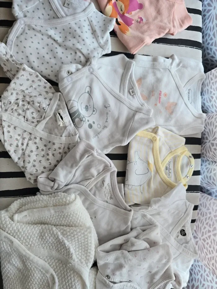 Lot bodies naissance