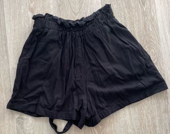 Short noir  bershka taille XS neuf