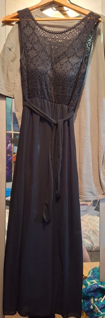 Robe longue avec dentelle