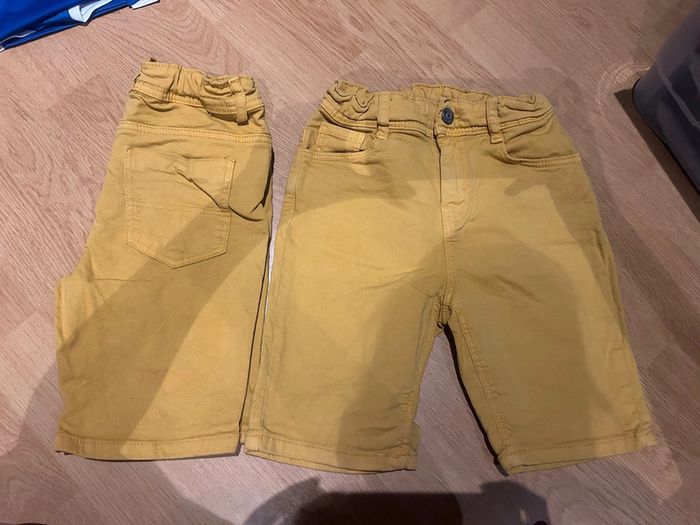 2 shorts identiques