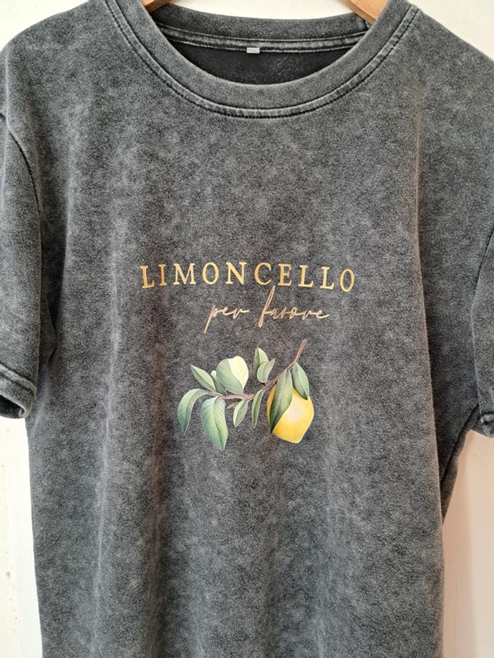 T-shirt gris chiné aspect délavé, imprimé limoncello citron 🍋. En coton.
🌸 neuf. - photo numéro 6