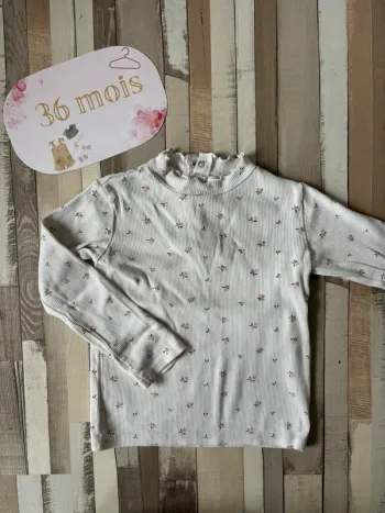 T-shirt manches longues côtelé col Kiabi 36 mois fille – Confort et style