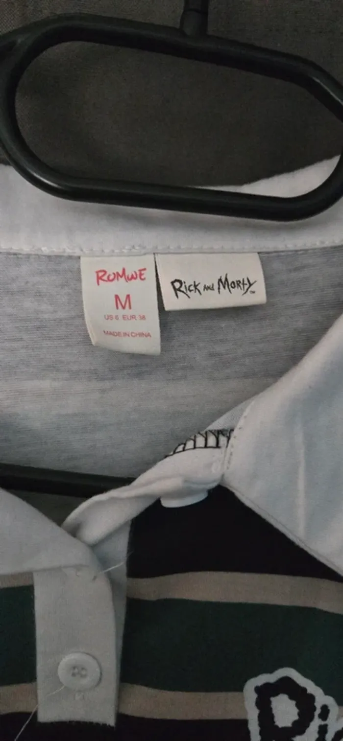 Pull léger Rick&morty taille M - photo numéro 3