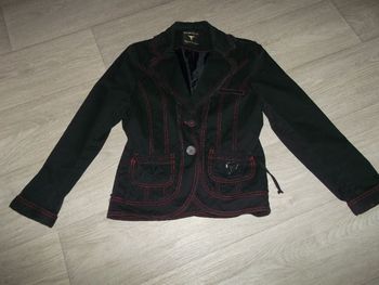 Veste PASEO noire coutures apparentes rouges, strass et paillettes 40 TBE