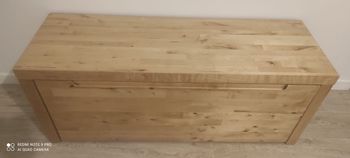 Banc de rangement en bois avec tiroirs et roulettes