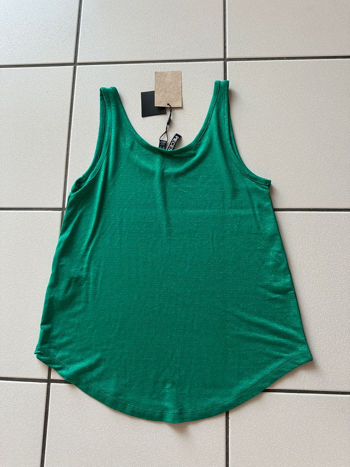 Tee shirt / débardeur Pieces vert brillant taille 36 NEUF - photo numéro 4