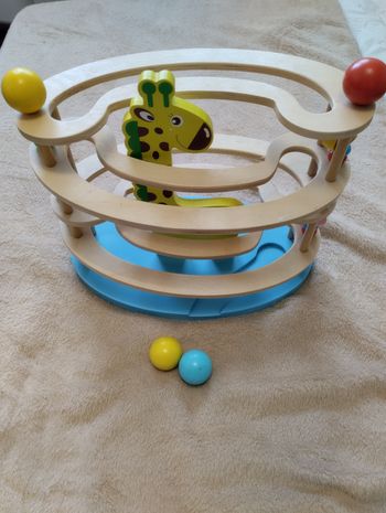 Jeu d'éveil circuit boule