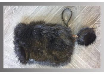 Sac à main/ pochette fourrure noire 18x26 cm