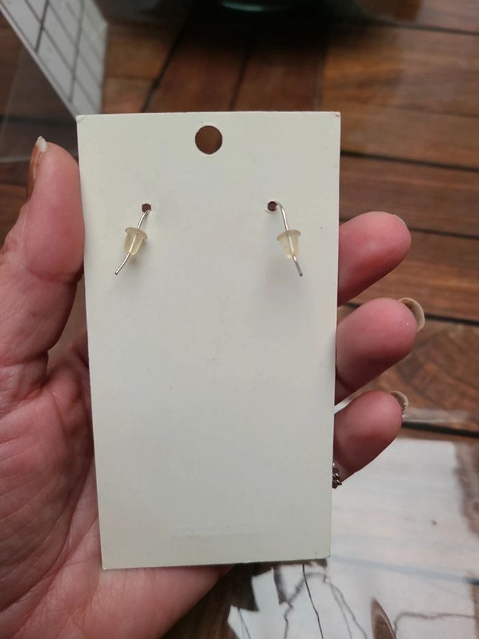 Boucles d'oreilles à trous - photo numéro 4