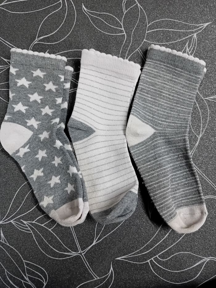 Lot 11 paires de chaussettes  27-30 - photo numéro 3