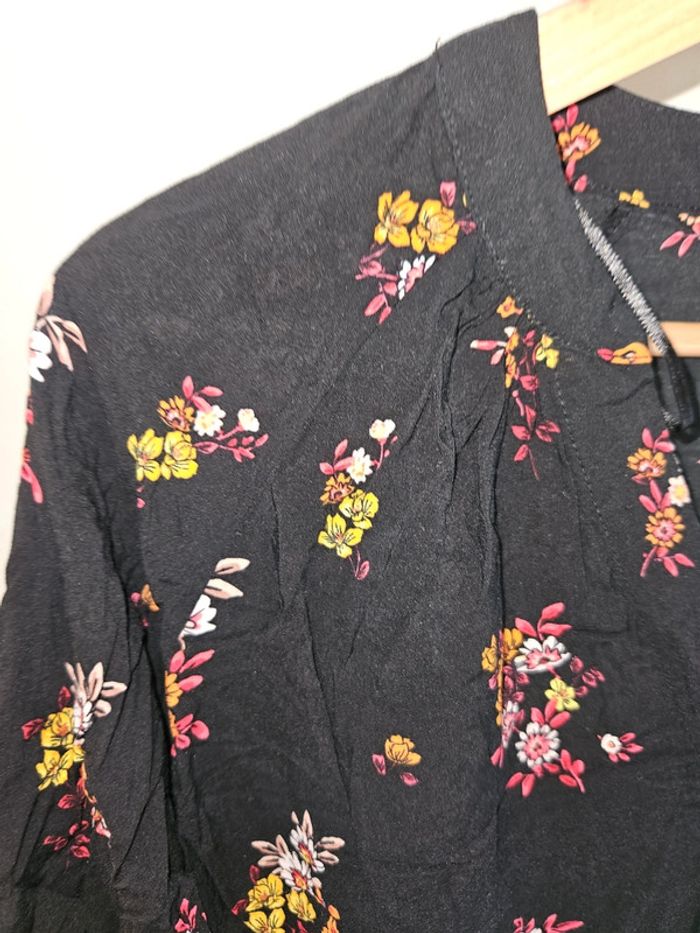 Blouse noir fleurie cache cache - photo numéro 10
