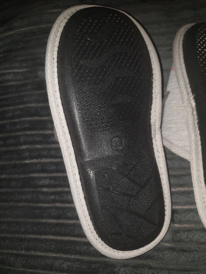 Chaussons gris - photo numéro 4