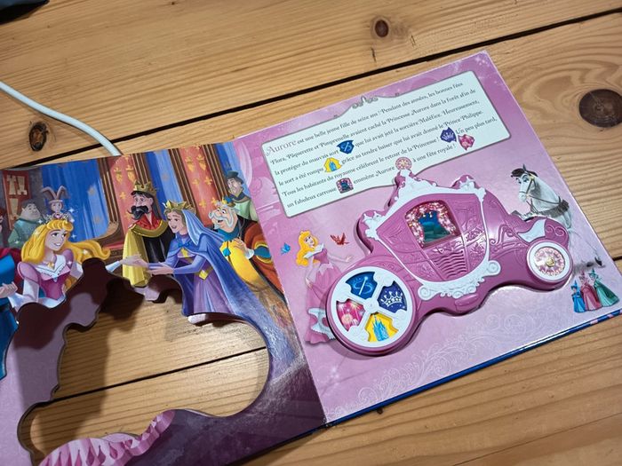 Grand livre musical princesses disney - photo numéro 2