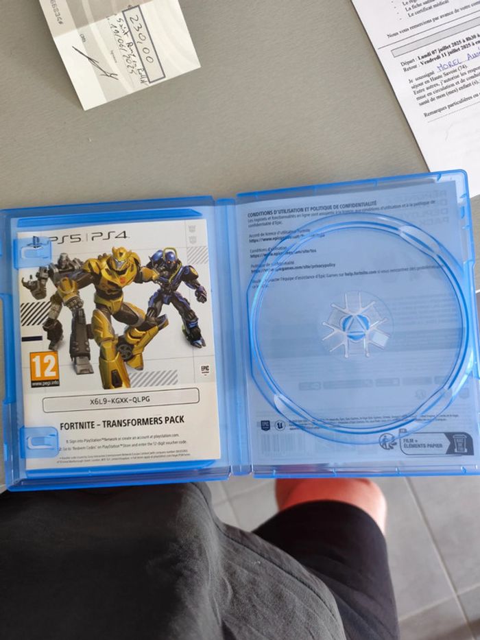 Boite Fortnite pack transformers - photo numéro 3