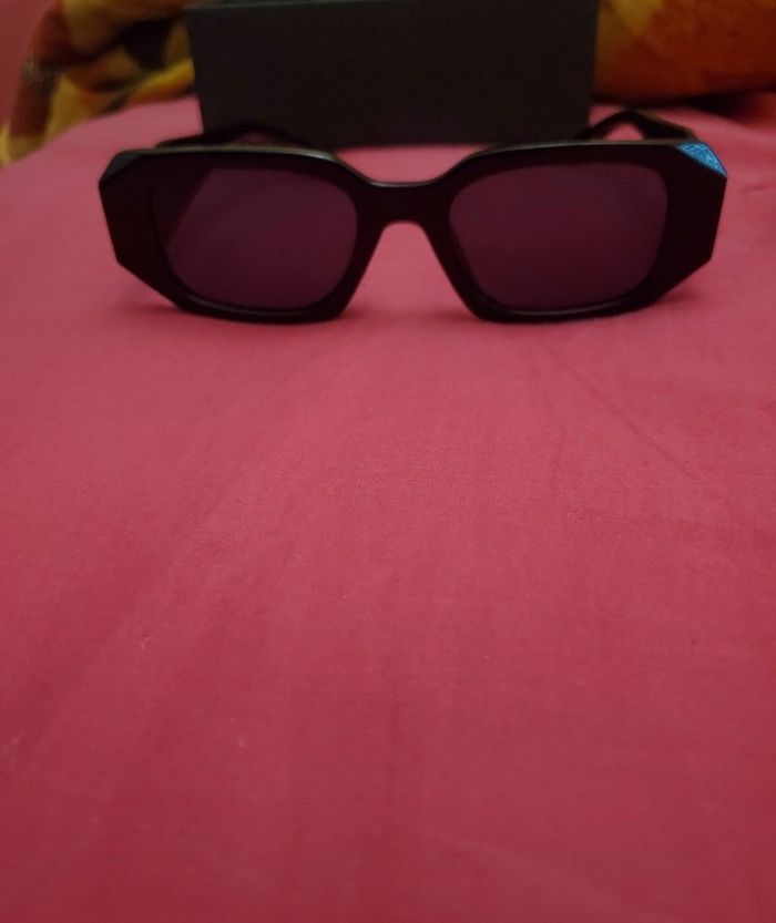 Lunettes de soleil Prada Symbole PR 17WS forme rectangulaire
