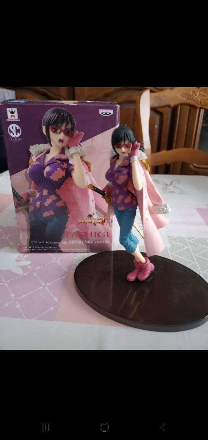 Figurine one piece  tashigi - photo numéro 2