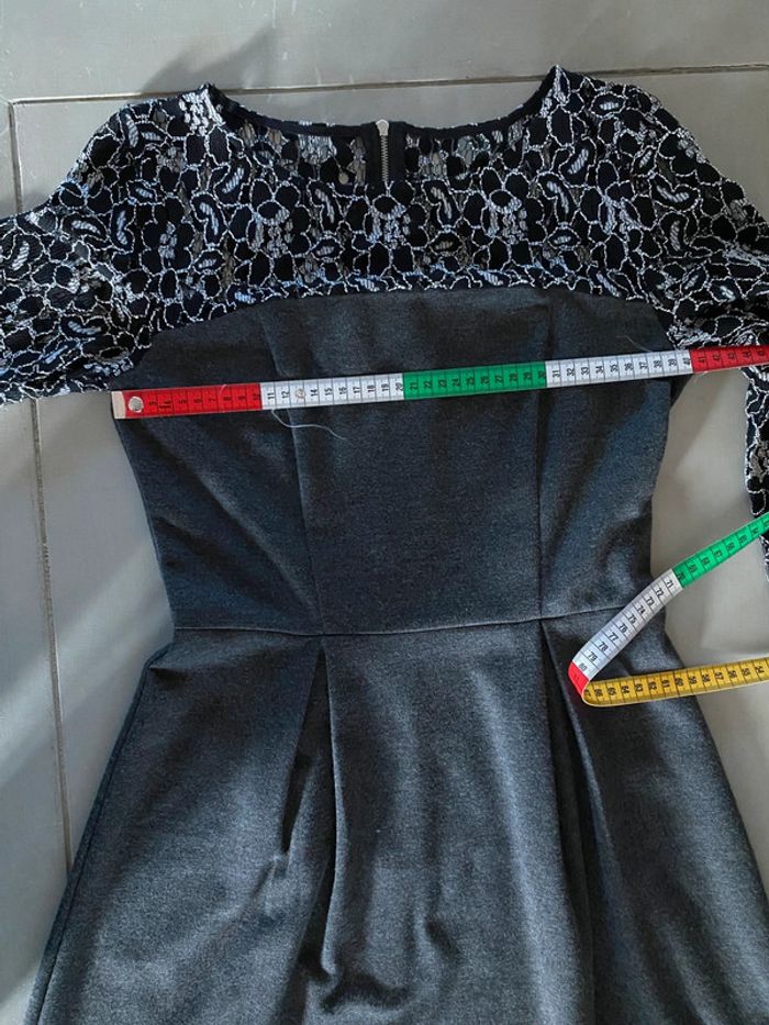 Robe Naf Naf grise avec dentelle noire taille 36 - photo numéro 13