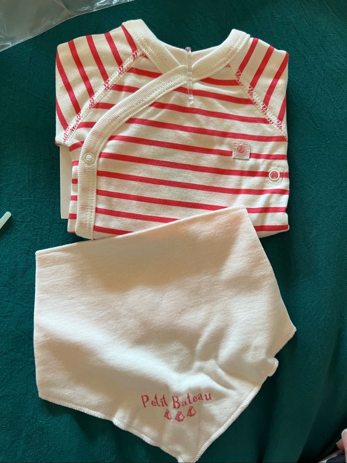 Body + Bavoir petit bateau - photo numéro 2