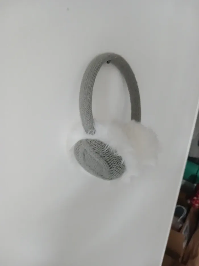 Cache-oreille gris et blanc - photo numéro 2